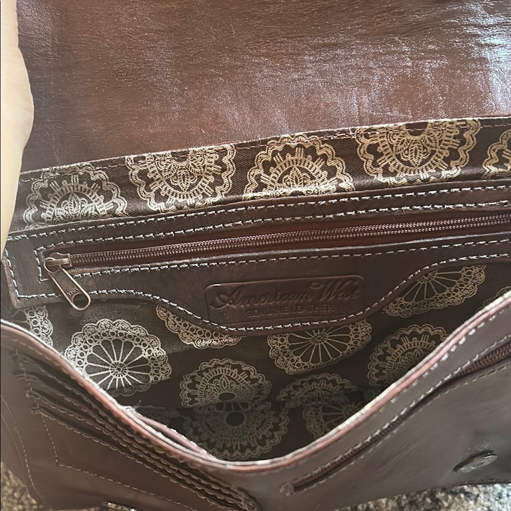 American West Brown Leather Crossbody Bag with Floral Embossing - Picture 8 of 13